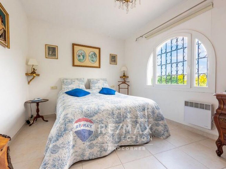 Bright villa with garden, terraces with porch and pool in Nova Santa Ponsa , Calvià, Baleares 11