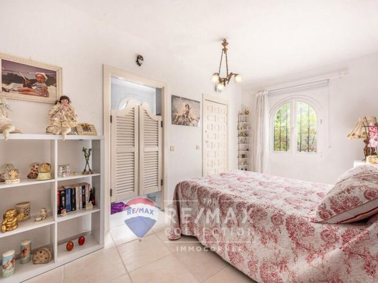 Bright villa with garden, terraces with porch and pool in Nova Santa Ponsa , Calvià, Baleares 12