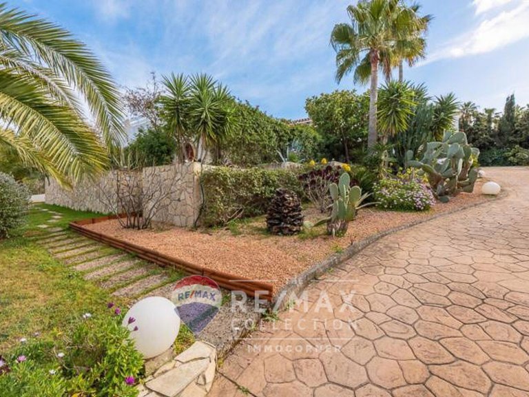 Bright villa with garden, terraces with porch and pool in Nova Santa Ponsa , Calvià, Baleares 15