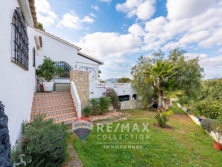 Bright villa with garden, terraces with porch and pool in Nova Santa Ponsa , Calvià, Baleares 16
