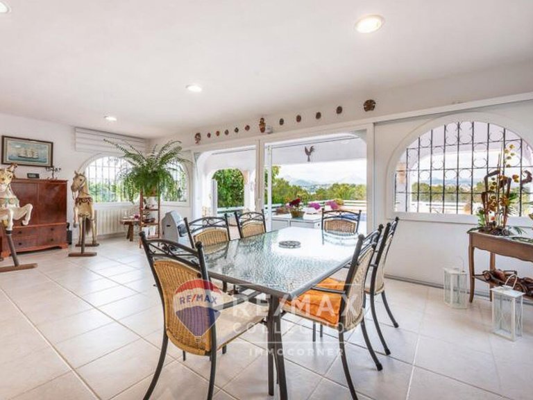 Bright villa with garden, terraces with porch and pool in Nova Santa Ponsa , Calvià, Baleares 6