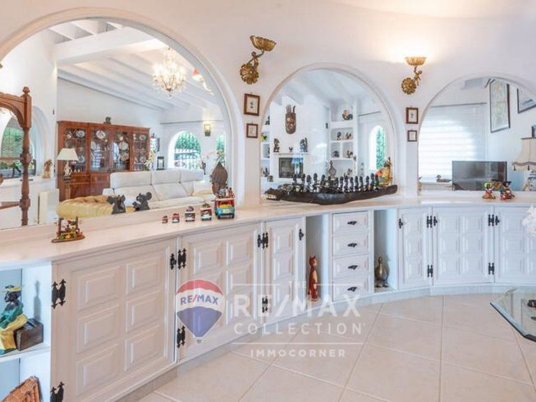 Bright villa with garden, terraces with porch and pool in Nova Santa Ponsa , Calvià, Baleares 7