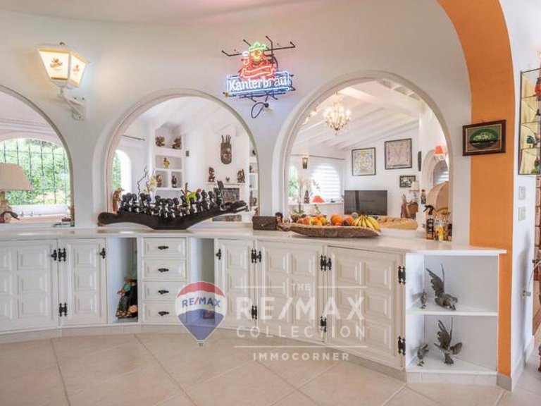 Bright villa with garden, terraces with porch and pool in Nova Santa Ponsa , Calvià, Baleares 8