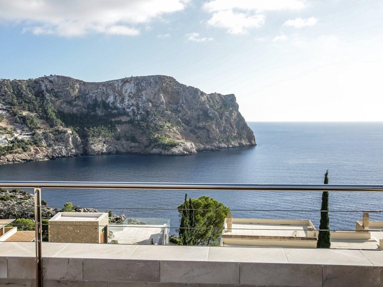 Impressive villa with fantastic sea views in Puerto Andratx , Andratx, Baleares 5