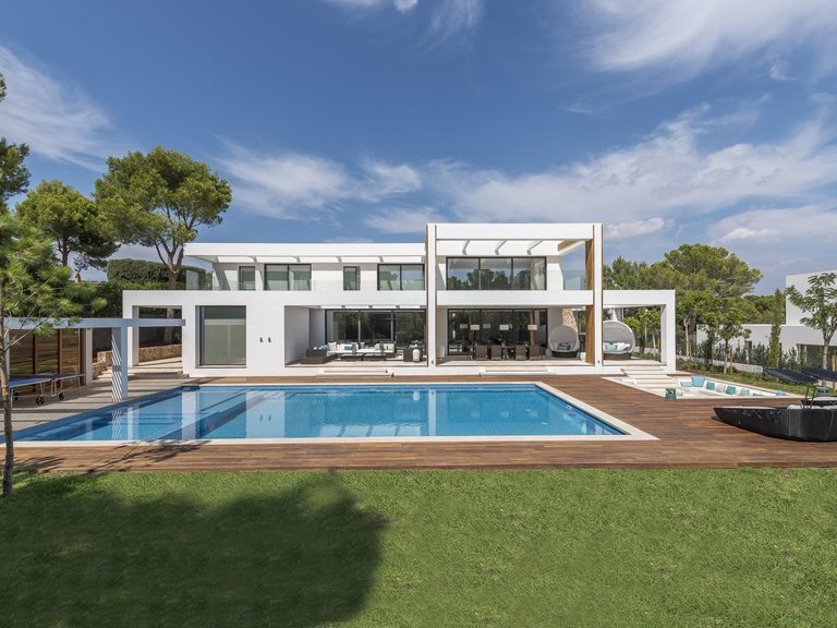 Newly built luxury villa with pool and beautiful garden in Santa Ponsa , Calvià, Baleares 1
