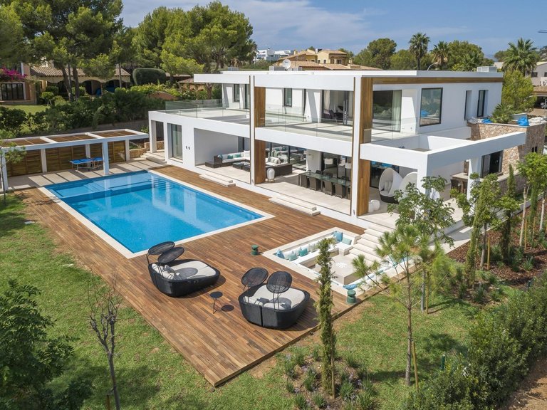 Newly built luxury villa with pool and beautiful garden in Santa Ponsa , Calvià, Baleares 2