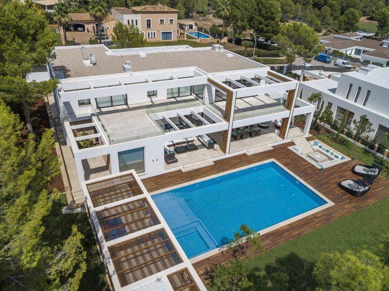 Newly built luxury villa with pool and beautiful garden in Santa Ponsa , Calvià, Baleares 3