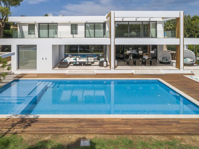Newly built luxury villa with pool and beautiful garden in Santa Ponsa , Calvià, Baleares 4