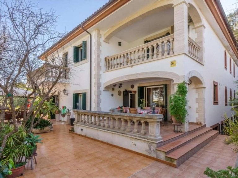 Eight-Bedroom Villa with Pool and Sea Views in Cas Catalá , Calvià, Baleares 1
