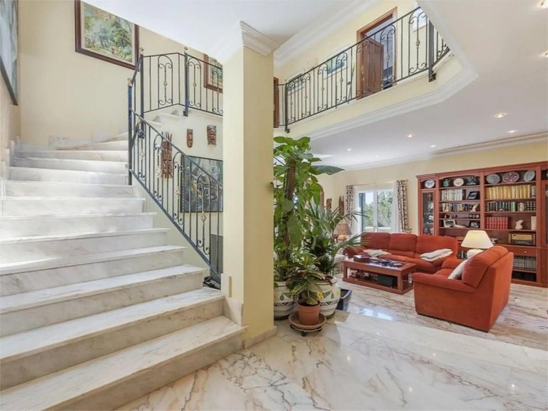 Eight-Bedroom Villa with Pool and Sea Views in Cas Catalá , Calvià, Baleares 10