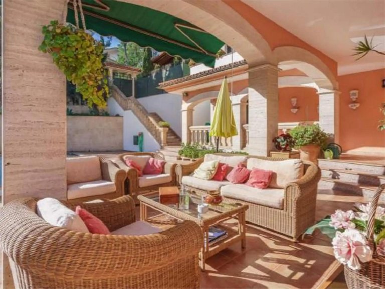 Eight-Bedroom Villa with Pool and Sea Views in Cas Catalá , Calvià, Baleares 2