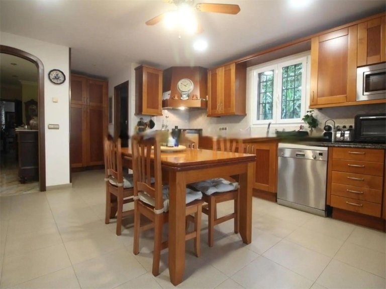 Eight-Bedroom Villa with Pool and Sea Views in Cas Catalá , Calvià, Baleares 8