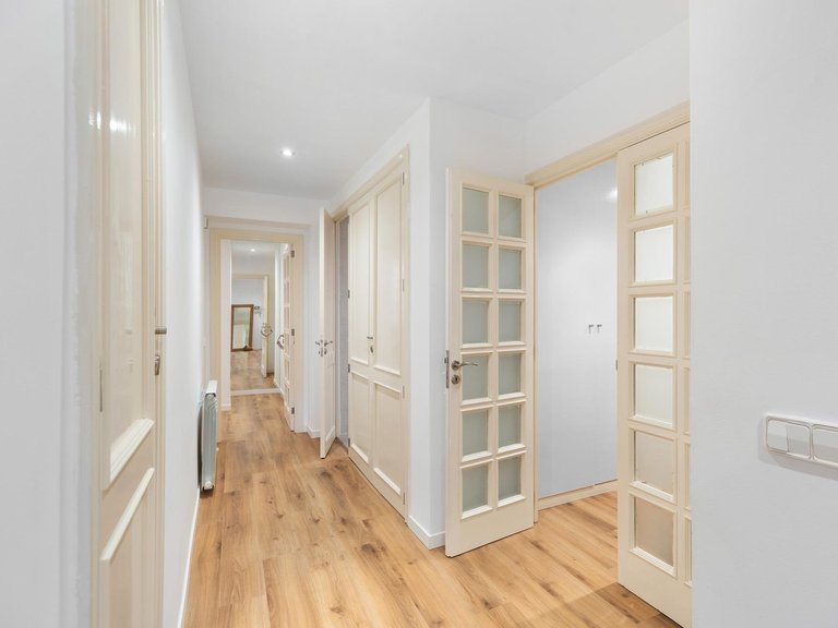 Newly refurbished 3 bedroom apartment with terrace and sea views in Bonanova , Palma de Mallorca, Baleares 11