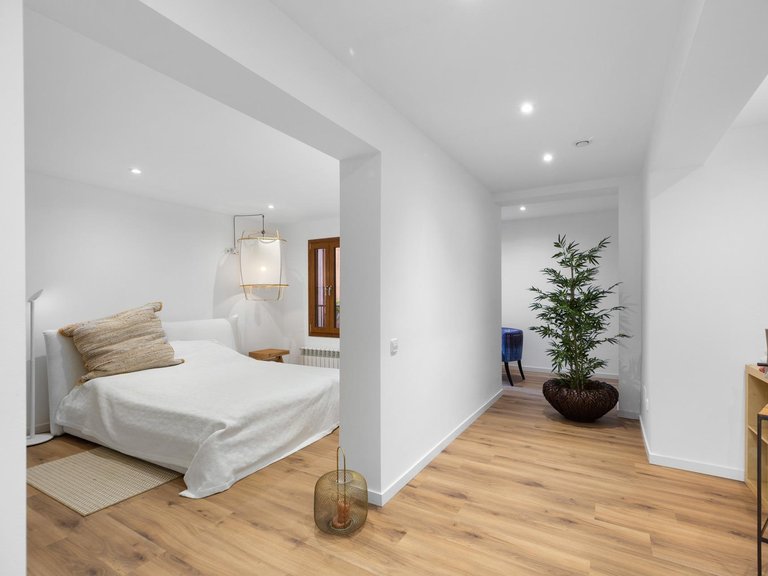 Newly refurbished 3 bedroom apartment with terrace and sea views in Bonanova , Palma de Mallorca, Baleares 12
