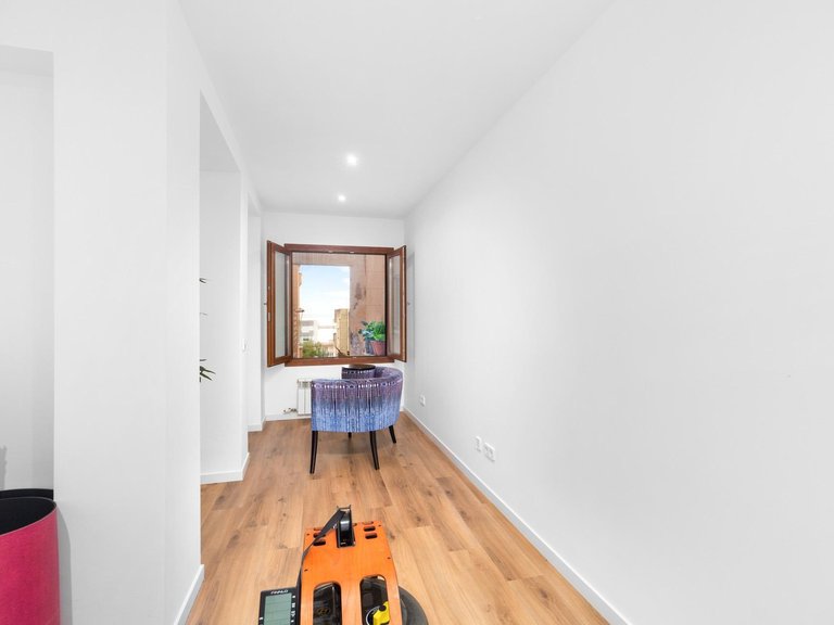 Newly refurbished 3 bedroom apartment with terrace and sea views in Bonanova , Palma de Mallorca, Baleares 14