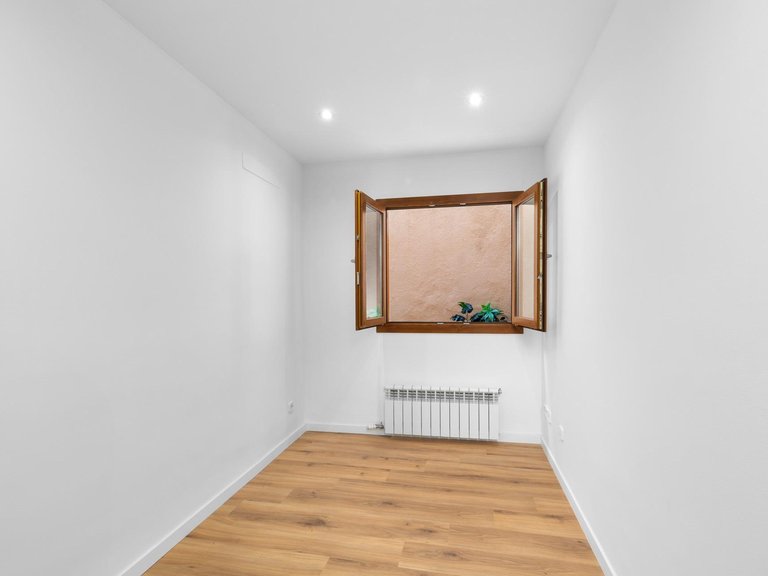 Newly refurbished 3 bedroom apartment with terrace and sea views in Bonanova , Palma de Mallorca, Baleares 15