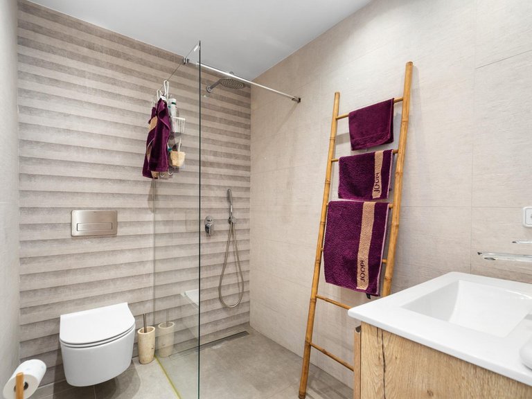 Newly refurbished 3 bedroom apartment with terrace and sea views in Bonanova , Palma de Mallorca, Baleares 16