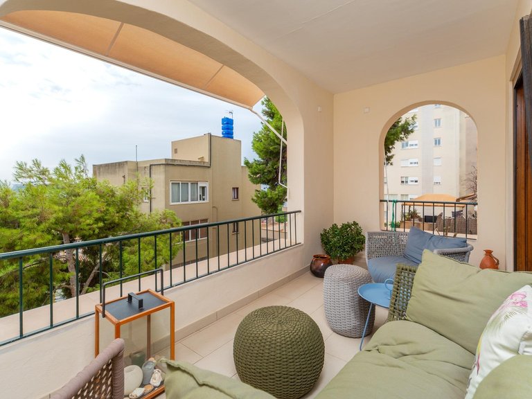 Newly refurbished 3 bedroom apartment with terrace and sea views in Bonanova , Palma de Mallorca, Baleares 2