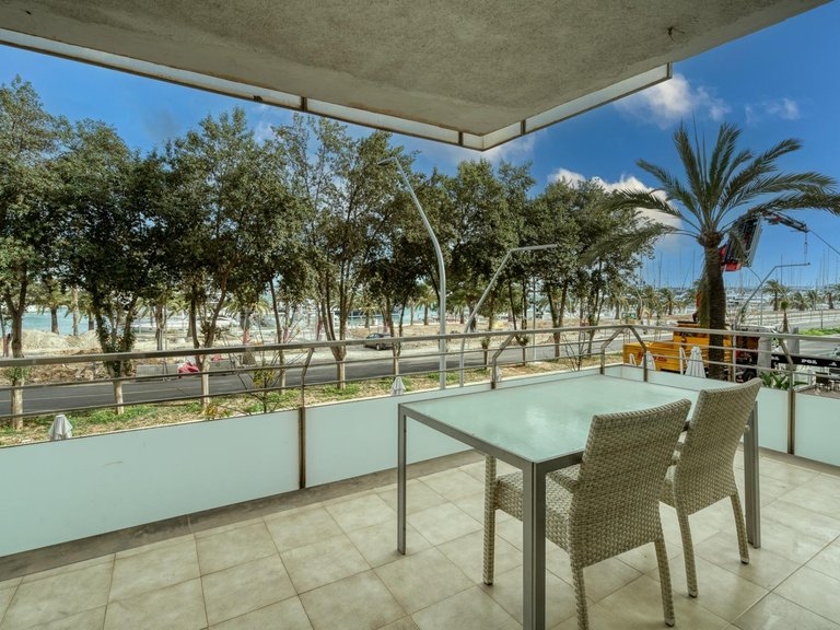 Two bedroom flat on the Paseo Maritimo with views to the marina of Palma , Palma de Mallorca, Baleares 2