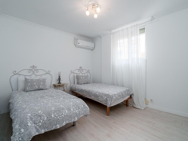 Two bedroom flat on the Paseo Maritimo with views to the marina of Palma , Palma de Mallorca, Baleares 21