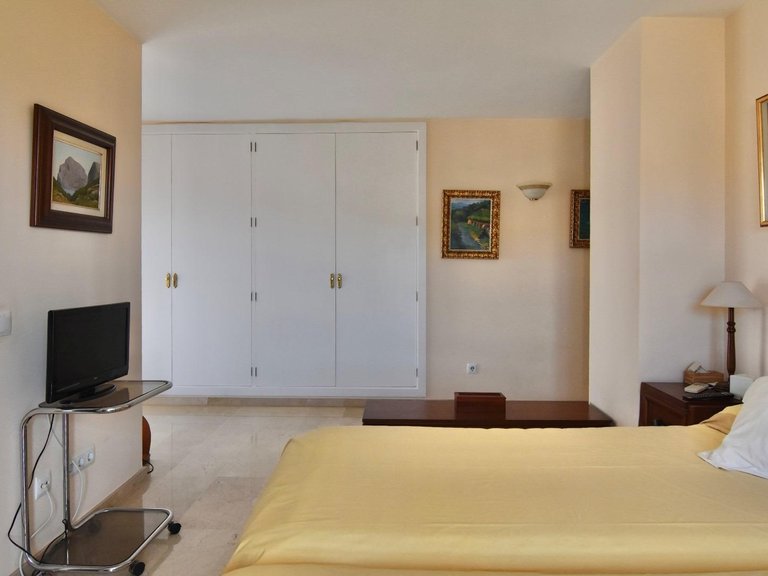 Bright apartment with panoramic mountain and Bellver Castle views , Palma de Mallorca, Baleares 19