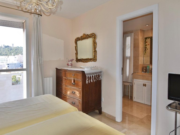 Bright apartment with panoramic mountain and Bellver Castle views , Palma de Mallorca, Baleares 21