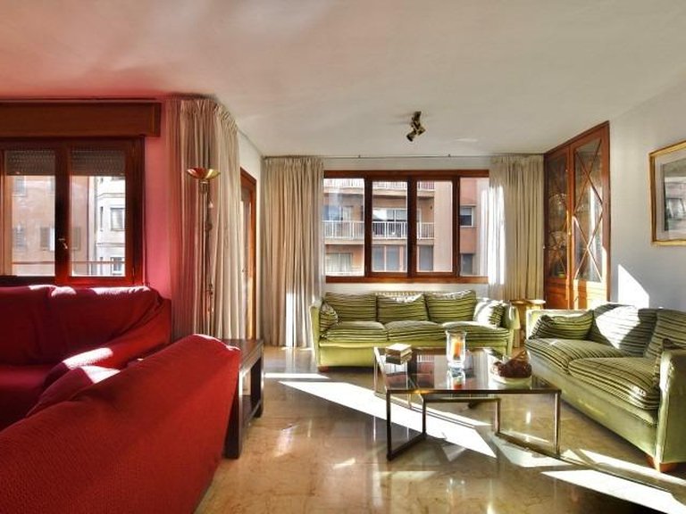 Spacious central apartment with excellent layout , Palma de Mallorca, Baleares 1