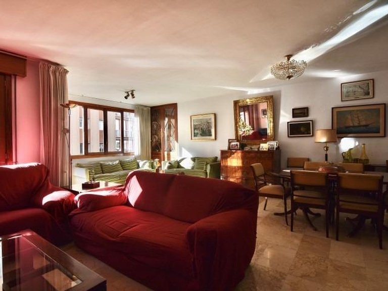 Spacious central apartment with excellent layout , Palma de Mallorca, Baleares 3