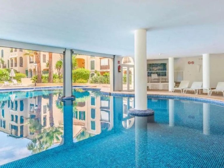 2-bed penthouse in a pleasant development with lovely views in Bendinat , Calvià, Baleares 2