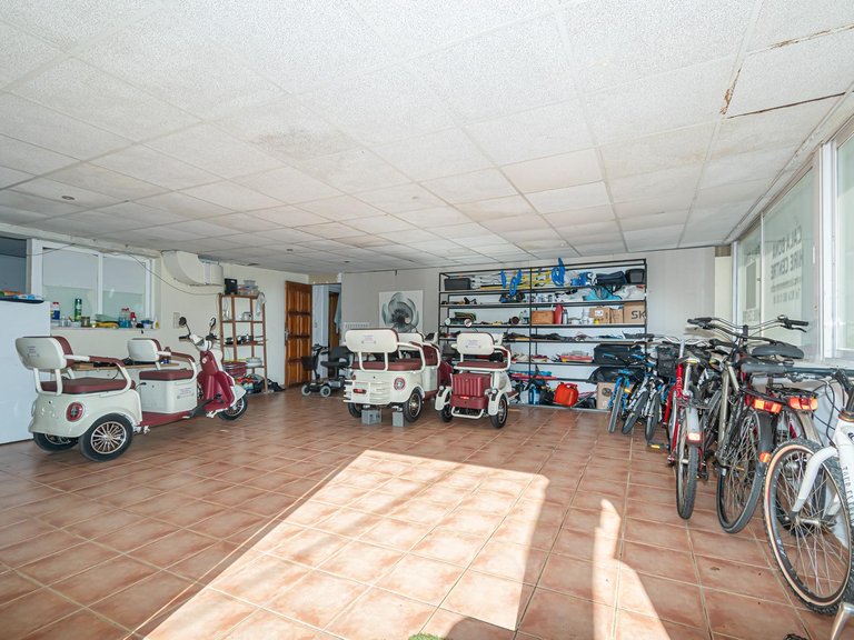 OPPORTUNITY IN MALLORCA! Commercial Premises for Sale and Business Transfer in Cala Bona , Son Servera, Baleares 12