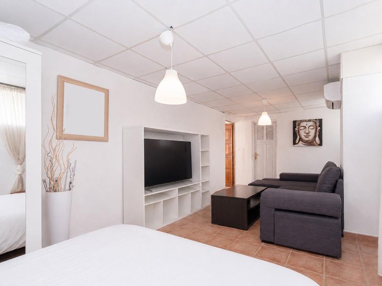 OPPORTUNITY IN MALLORCA! Commercial Premises for Sale and Business Transfer in Cala Bona , Son Servera, Baleares 14