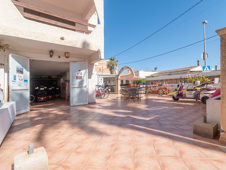 OPPORTUNITY IN MALLORCA! Commercial Premises for Sale and Business Transfer in Cala Bona , Son Servera, Baleares 4