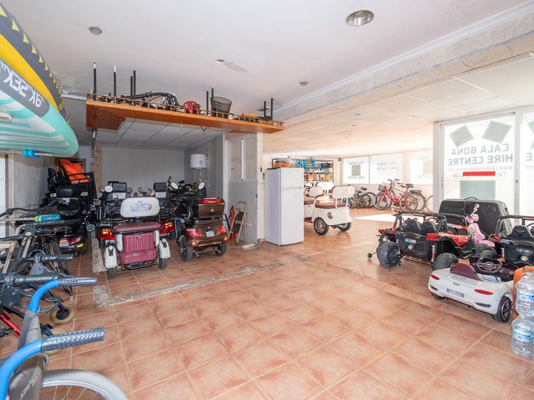 OPPORTUNITY IN MALLORCA! Commercial Premises for Sale and Business Transfer in Cala Bona , Son Servera, Baleares 9