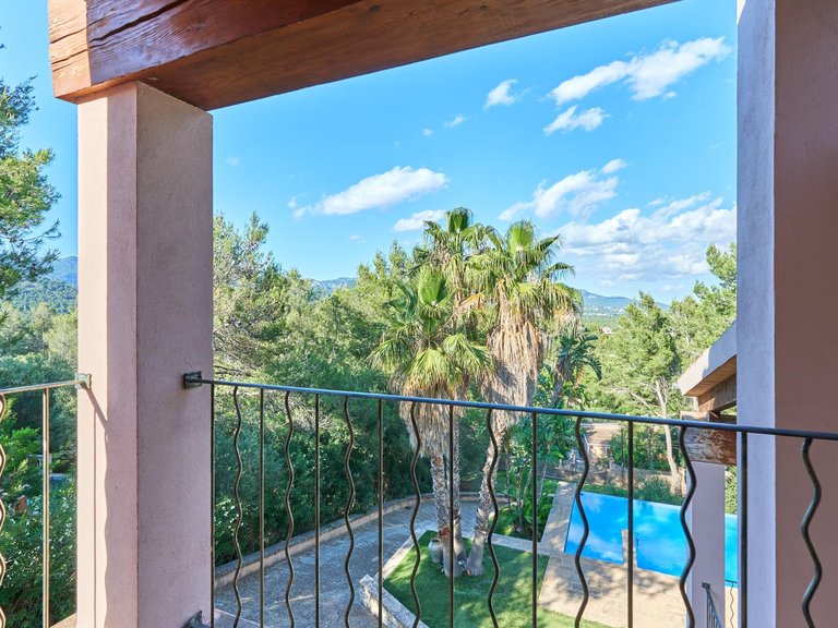 4-bedroom villa with ETV, garden, pool and garage , Esporles, Baleares 12