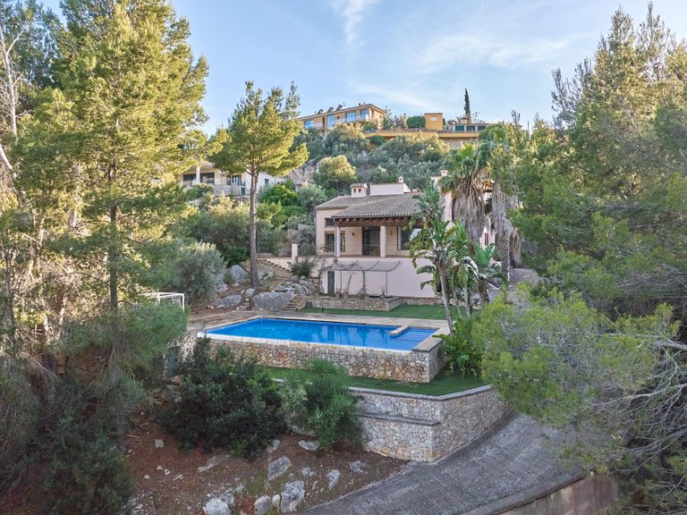 4-bedroom villa with ETV, garden, pool and garage , Esporles, Baleares 13