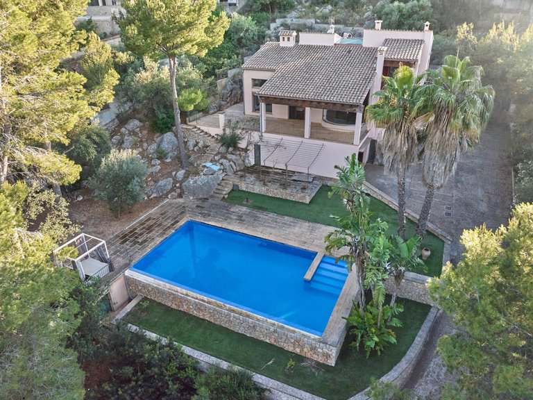 4-bedroom villa with ETV, garden, pool and garage , Esporles, Baleares 2