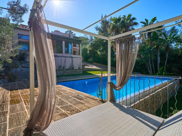 4-bedroom villa with ETV, garden, pool and garage , Esporles, Baleares 7