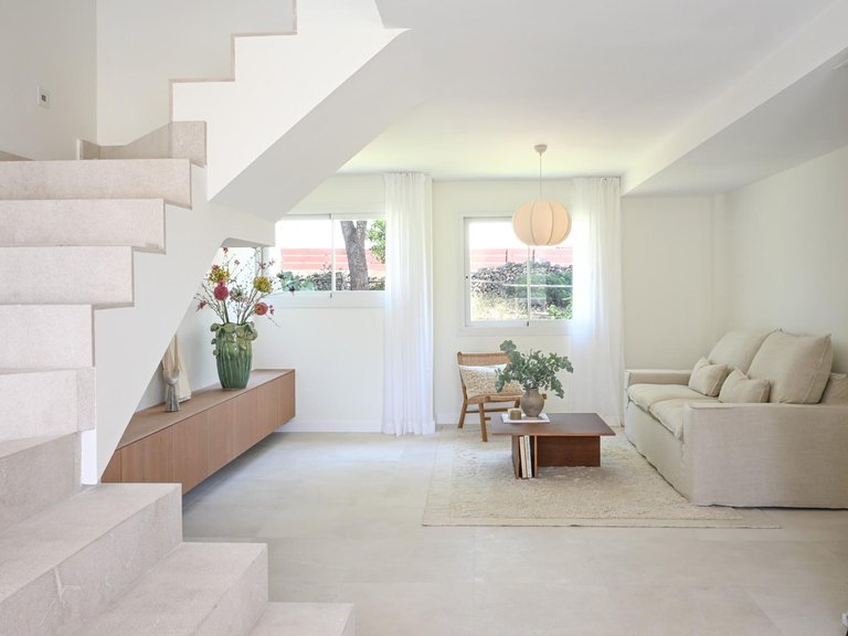 4-bed renovated triplex with terrace, garage and sea views in Cas Catala , Calvià, Baleares 3