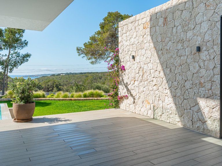 Exclusive 4-bed new build villa in Cala Vinyes , Calvià, Baleares 16
