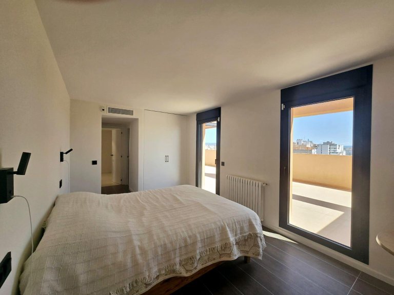 Exclusive penthouse with panoramic rooftop in Palma, luxury living with views of sea, city & mountains , Palma de Mallorca, Baleares 17
