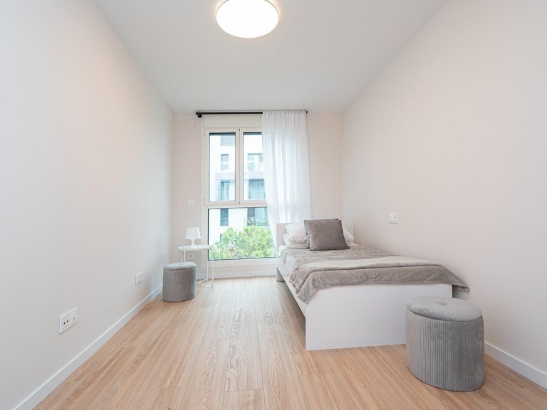 Furnished two-bedroom flat in a newly built residential complex with swimming pool and parking. , Palma de Mallorca, Baleares 28