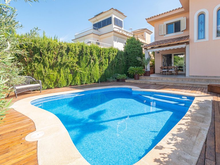 Semi-detached villa with swimming pool, solarium and garage, 4 minutes from the beach and golf course. , Llucmajor, Baleares 12