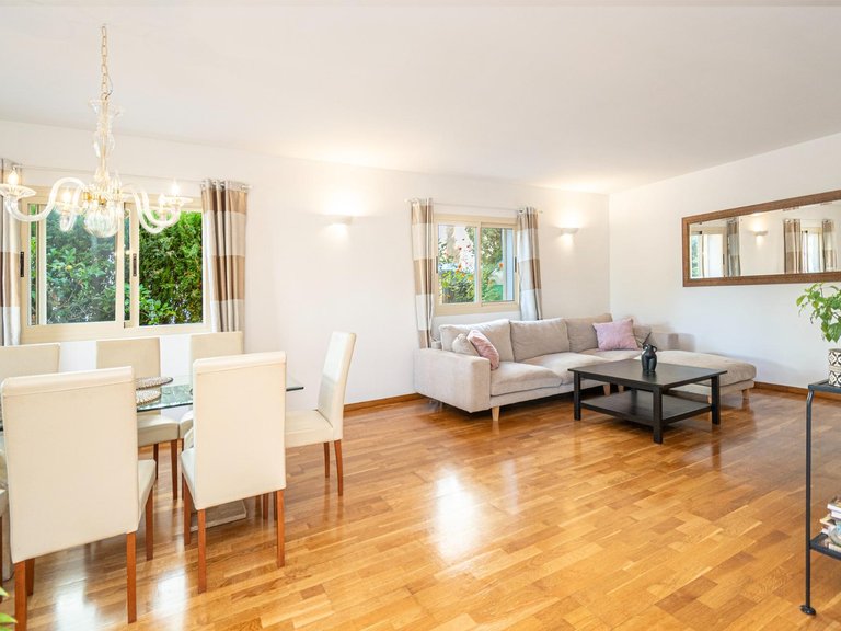 Semi-detached villa with swimming pool, solarium and garage, 4 minutes from the beach and golf course. , Llucmajor, Baleares 17