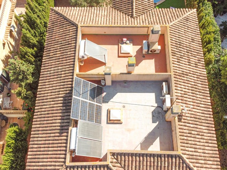 Semi-detached villa with swimming pool, solarium and garage, 4 minutes from the beach and golf course. , Llucmajor, Baleares 5