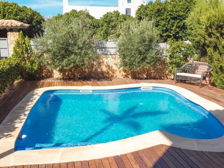 Semi-detached villa with swimming pool, solarium and garage, 4 minutes from the beach and golf course. , Llucmajor, Baleares 9