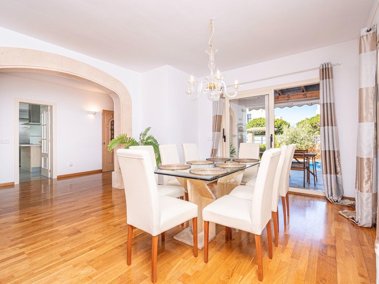Semi-detached villa with swimming pool, solarium and garage, 4 minutes from the beach and golf course. , Llucmajor, Baleares 12