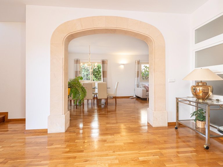 Semi-detached villa with swimming pool, solarium and garage, 4 minutes from the beach and golf course. , Llucmajor, Baleares 19
