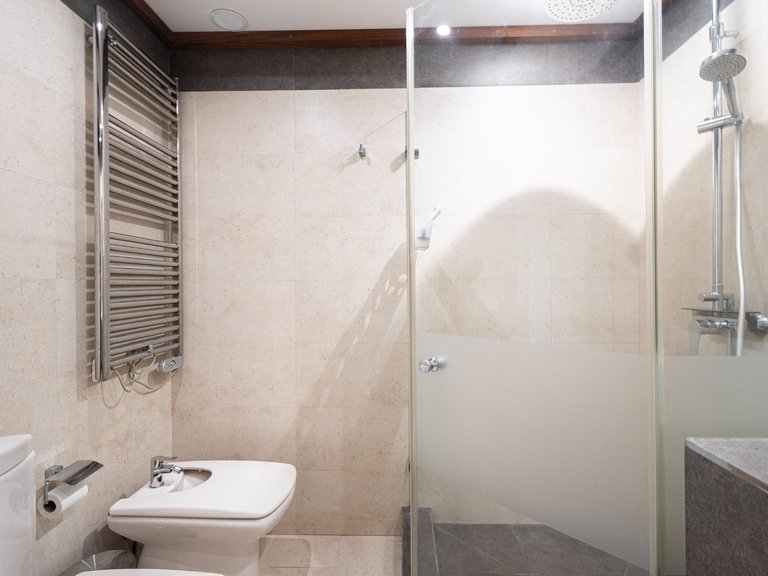 Semi-detached villa with swimming pool, solarium and garage, 4 minutes from the beach and golf course. , Llucmajor, Baleares 30