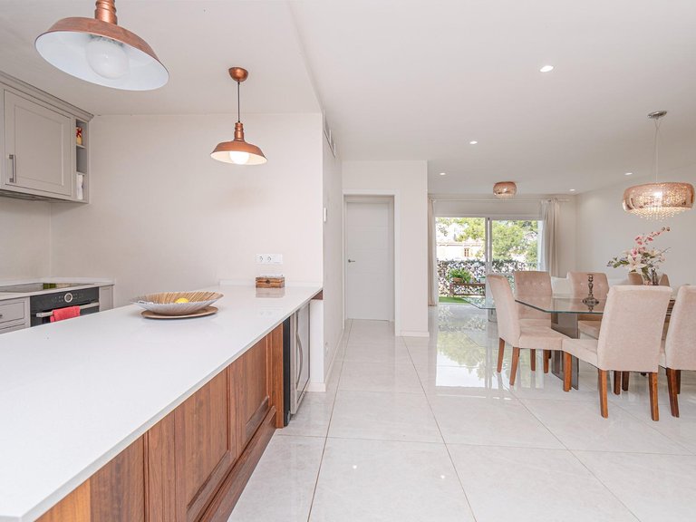 Renovated 3-bedroom flat with terrace in Santa Catalina , Palma de Mallorca, Baleares 10