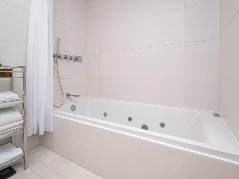 Renovated 3-bedroom flat with terrace in Santa Catalina , Palma de Mallorca, Baleares 19